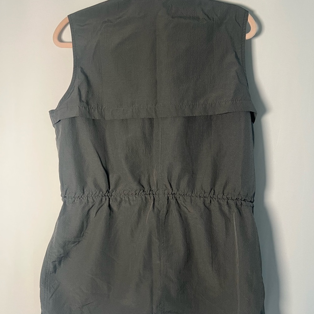 NOT FOR SALE - Eddie Bauer Grey Vest Size Small - Picture 8 of 9